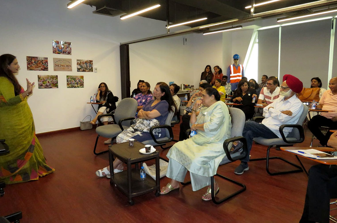 Focused Groups Photo 13