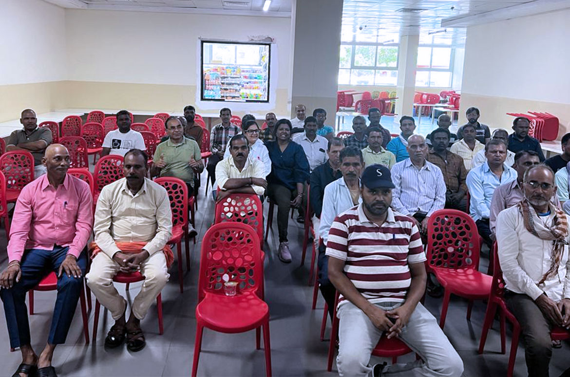 Focused Groups Photo 6